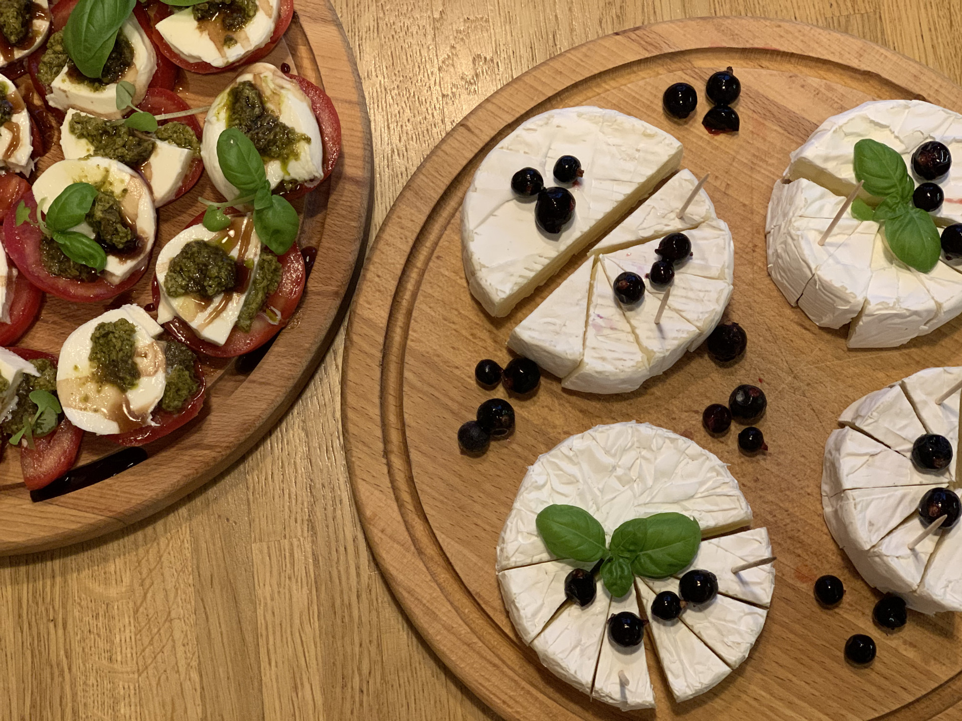 Закуска с камамбером