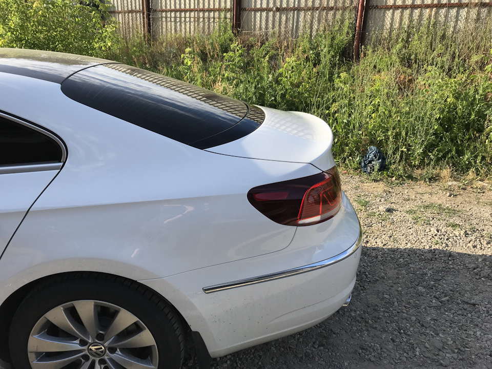 Установка спойлера на багажник — Volkswagen Passat CC, 1,8 л, 2013 года ...