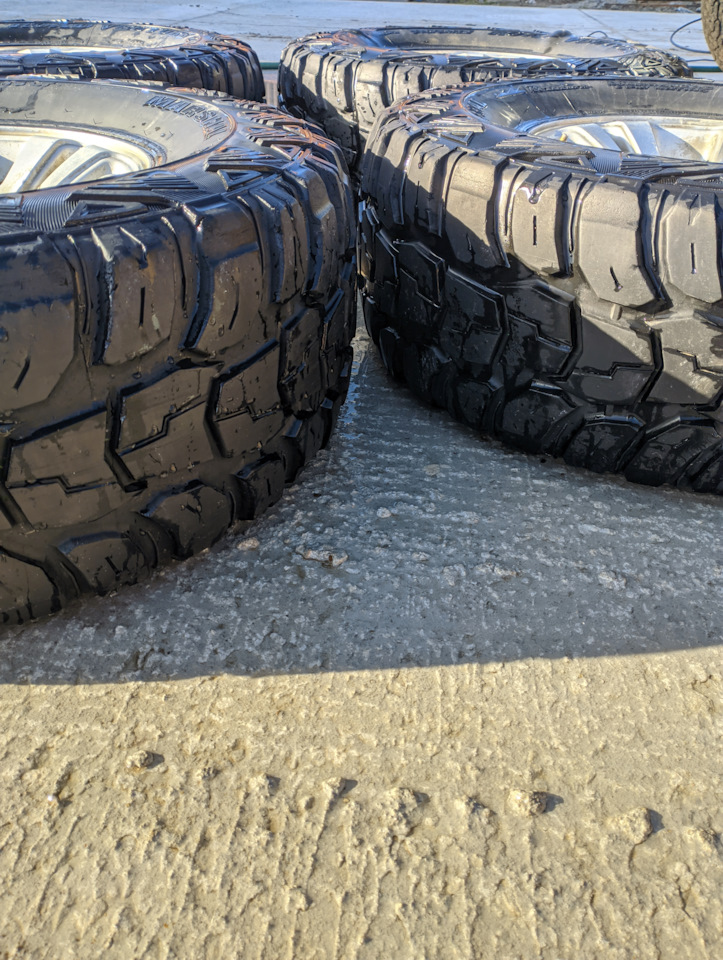 Шины летние Kumho 285/70 R15, литые диски 7Jx15 ET10 6x139,7 на Great ...