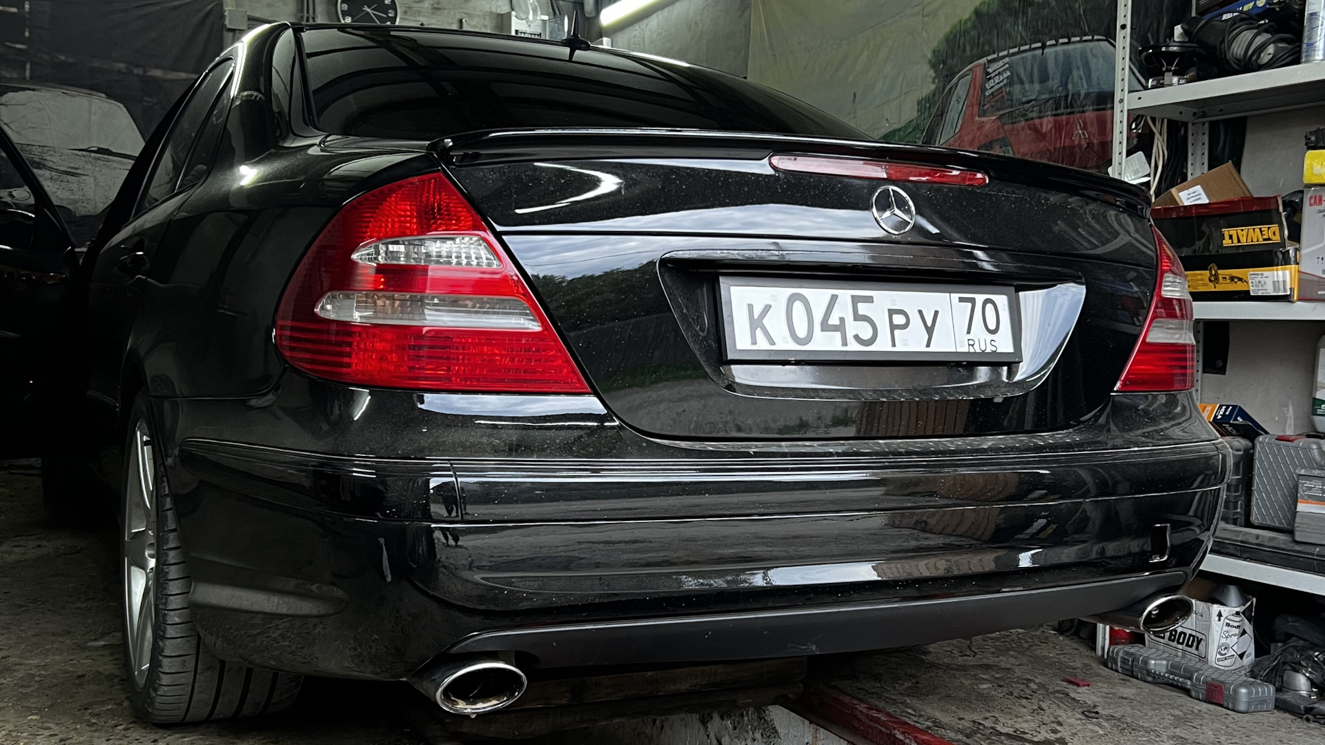 Mercedes-Benz E-class (W211) 3.2 бензиновый 2003 | 