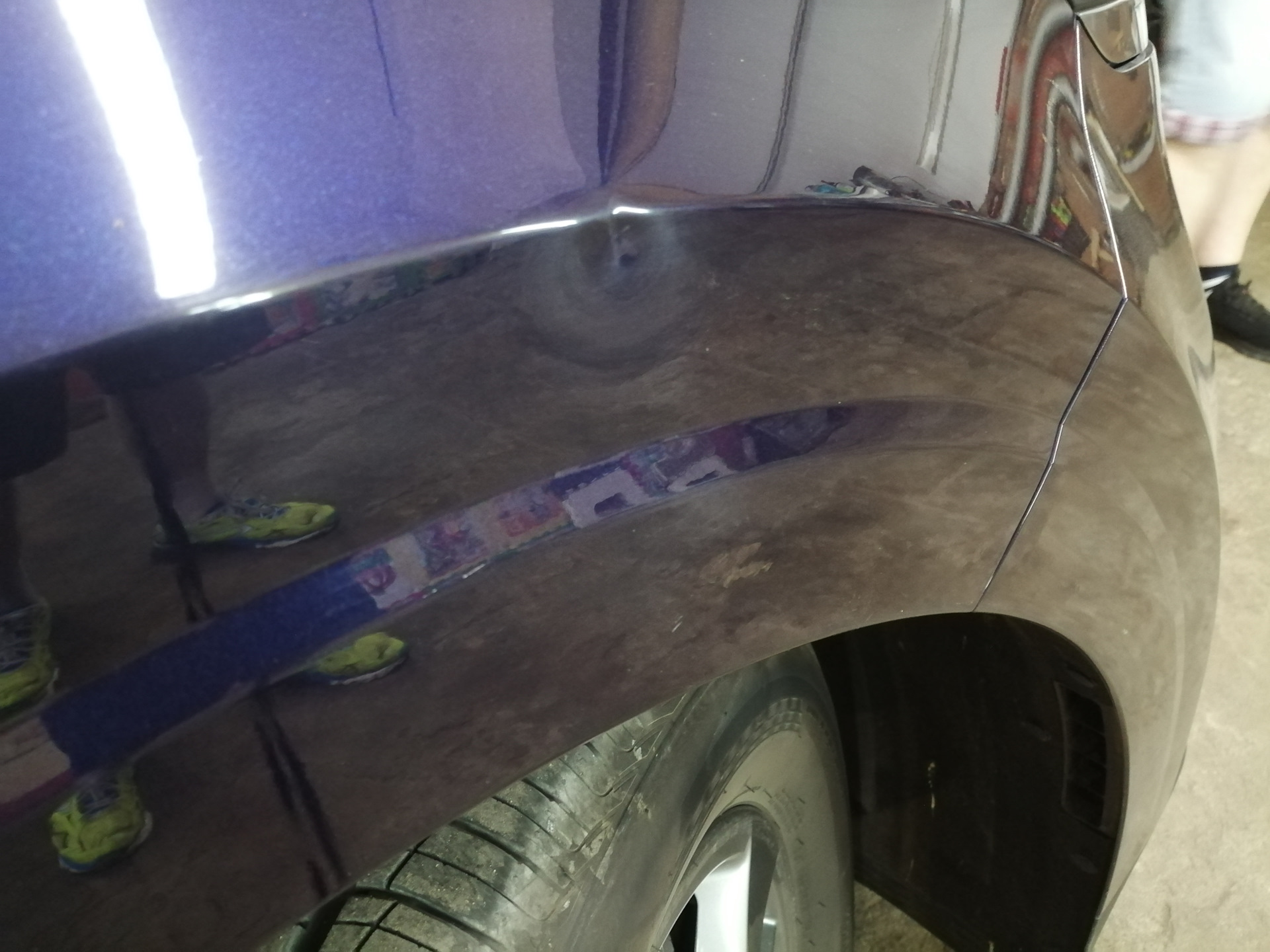 Киа Карнивал. Удар воротами в крыло. Удаляем вмятину без покраски ...