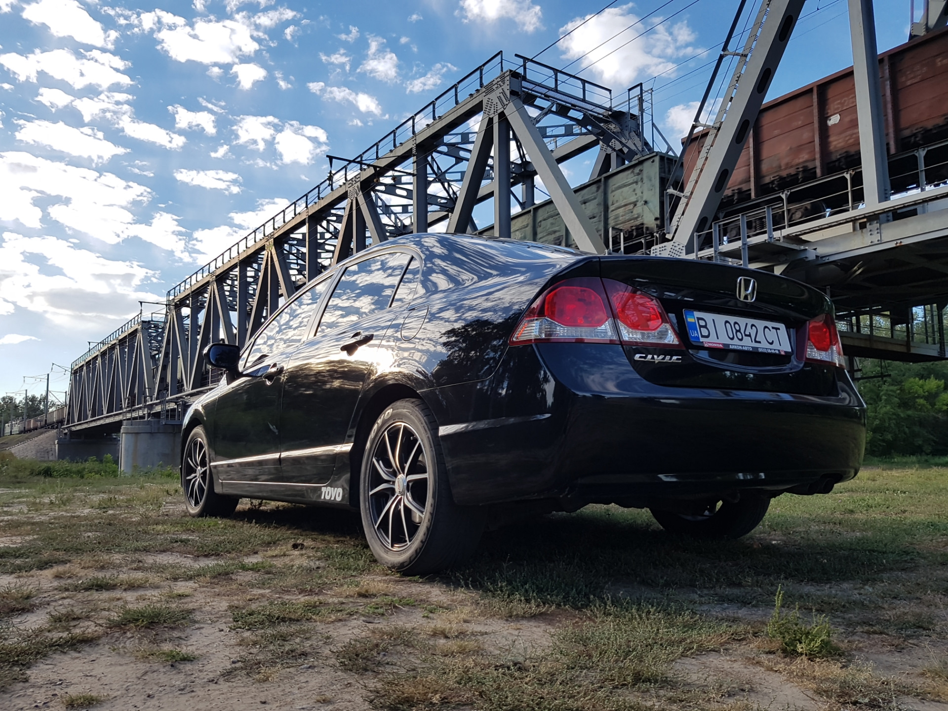 Почему такой износ задней резины? — Honda Civic 4D (8G), 1,8 л, 2009 ...