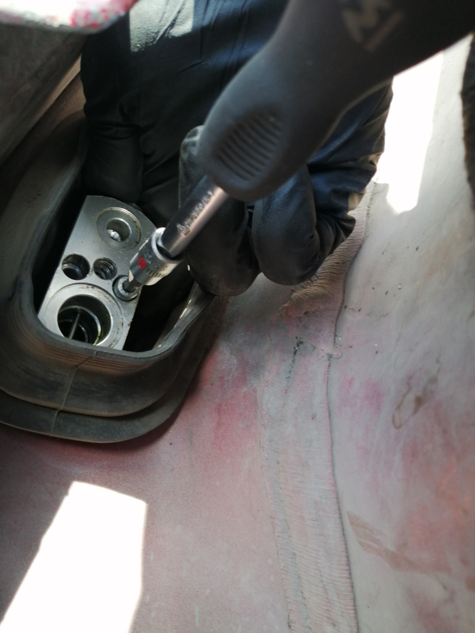 Клапан трв и заправка фрион попытка номер 2 — Saab 9-3 (2G), 2 л, 2003 ...