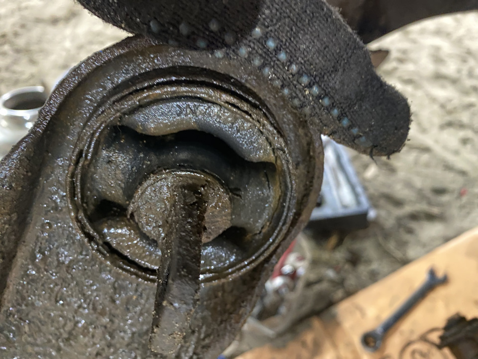 #4 Замена «ушастых» сайлентблоков заднего продольного рычага ...