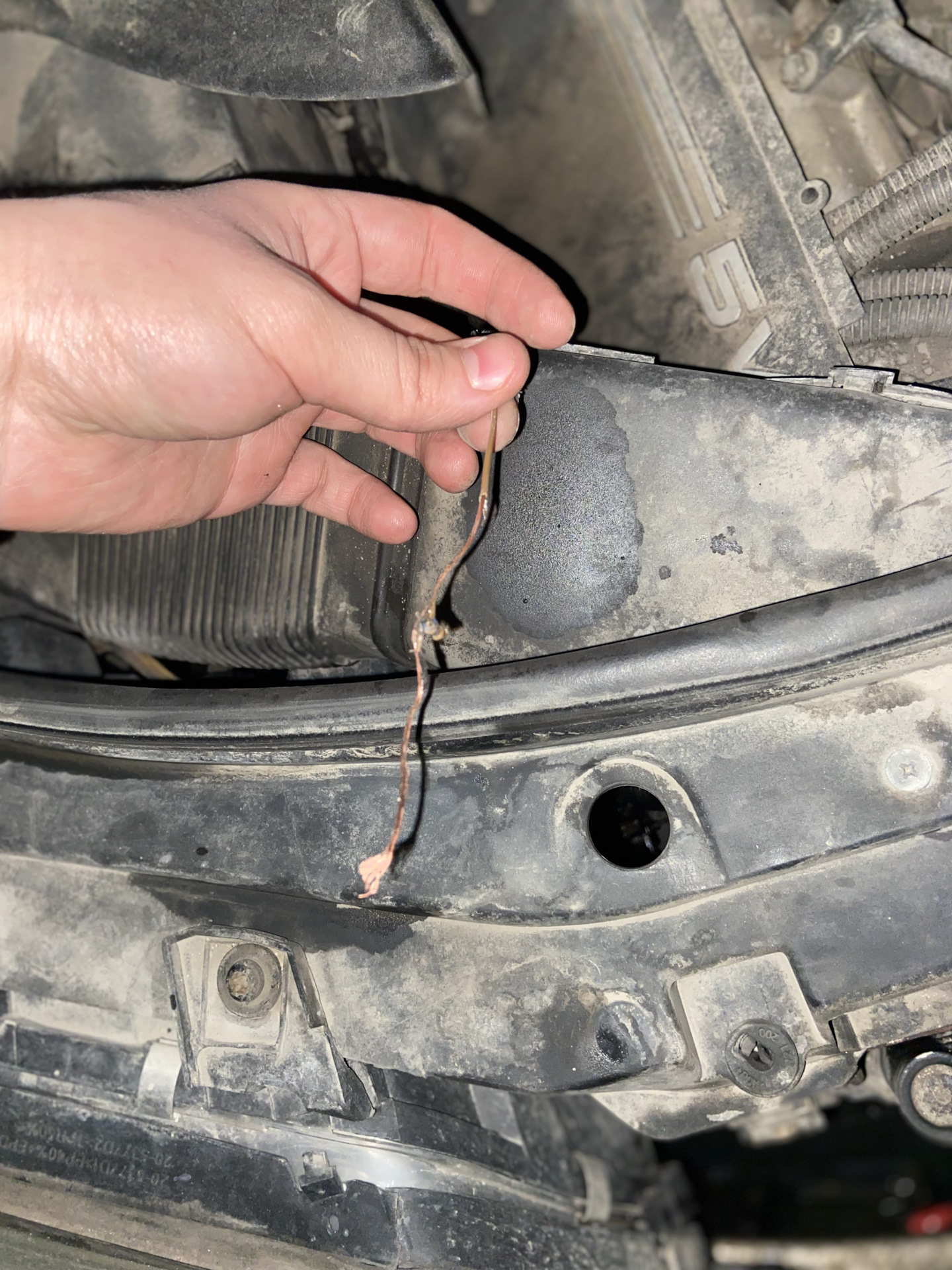 Оборвался провод — Audi A6 (C5), 2,4 л, 1999 года | поломка | DRIVE2