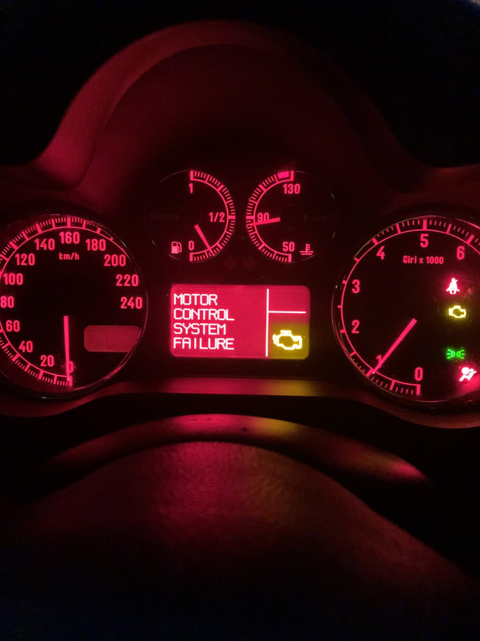 Первые проблемы 🆘 — Alfa Romeo 147, 1,6 л, 2006 года | поломка | DRIVE2