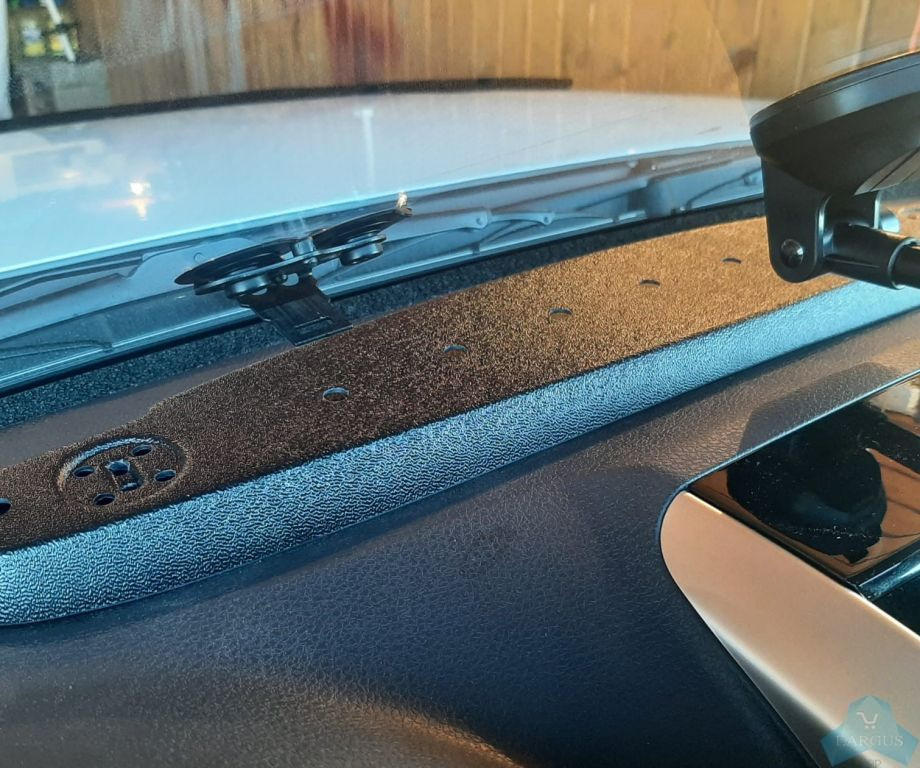 Лобовое стекло обогревом ларгус. Дефлектор решетки обогрева лобового стекла Renault Duster. Дефлектор решетки обогрева лобового стекла Рено Дастер.