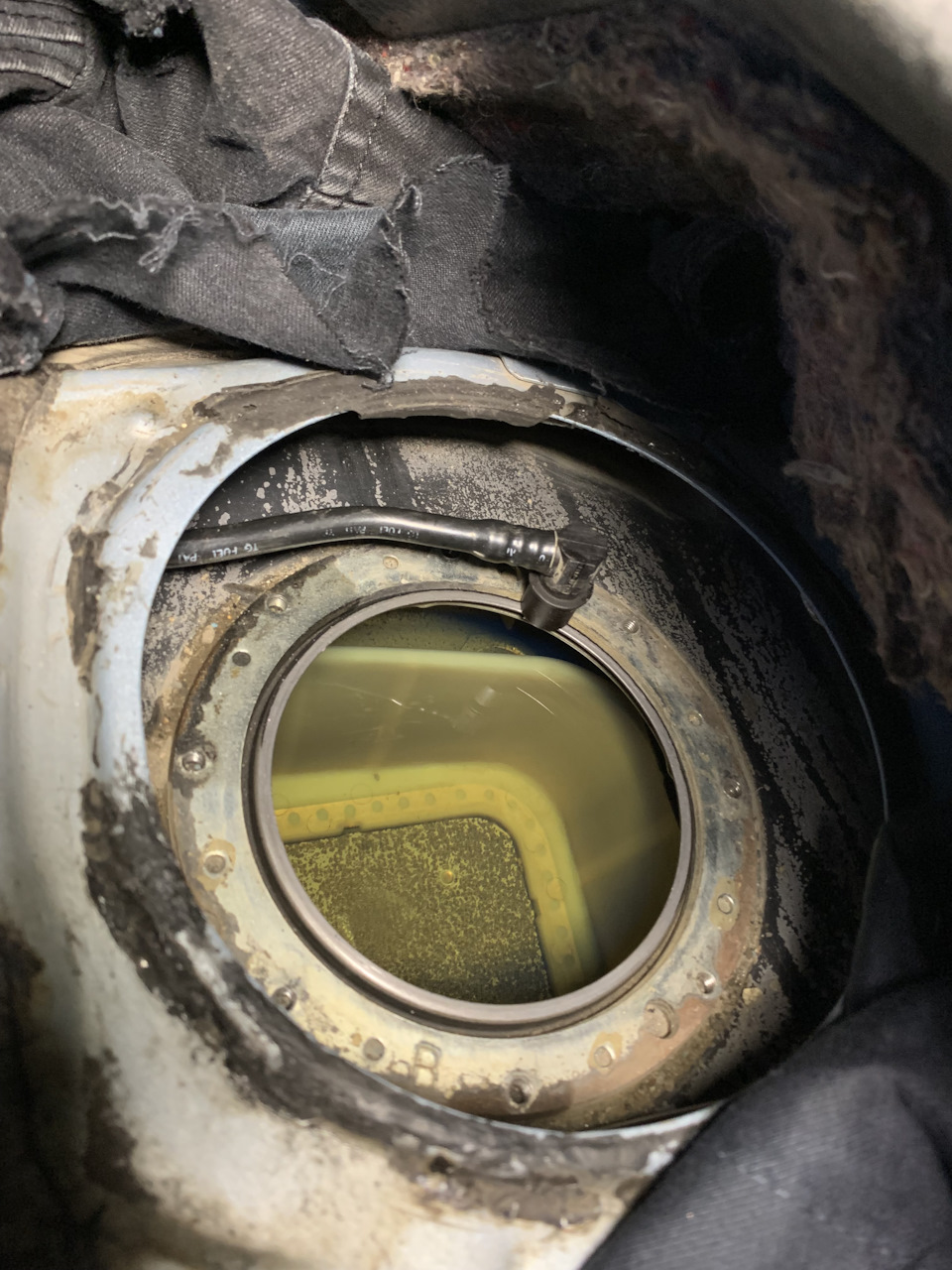 Дно так себе, качество топлива думаю не очень — Toyota Allion (T240)