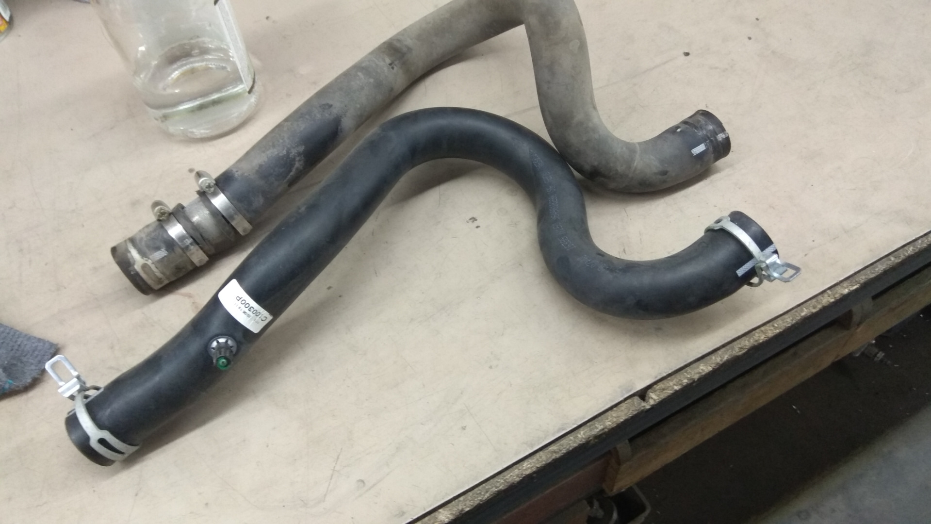 Течь антифриза из корпуса под помпу — Citroen C5 (2G), 2 л., 2008 года ...