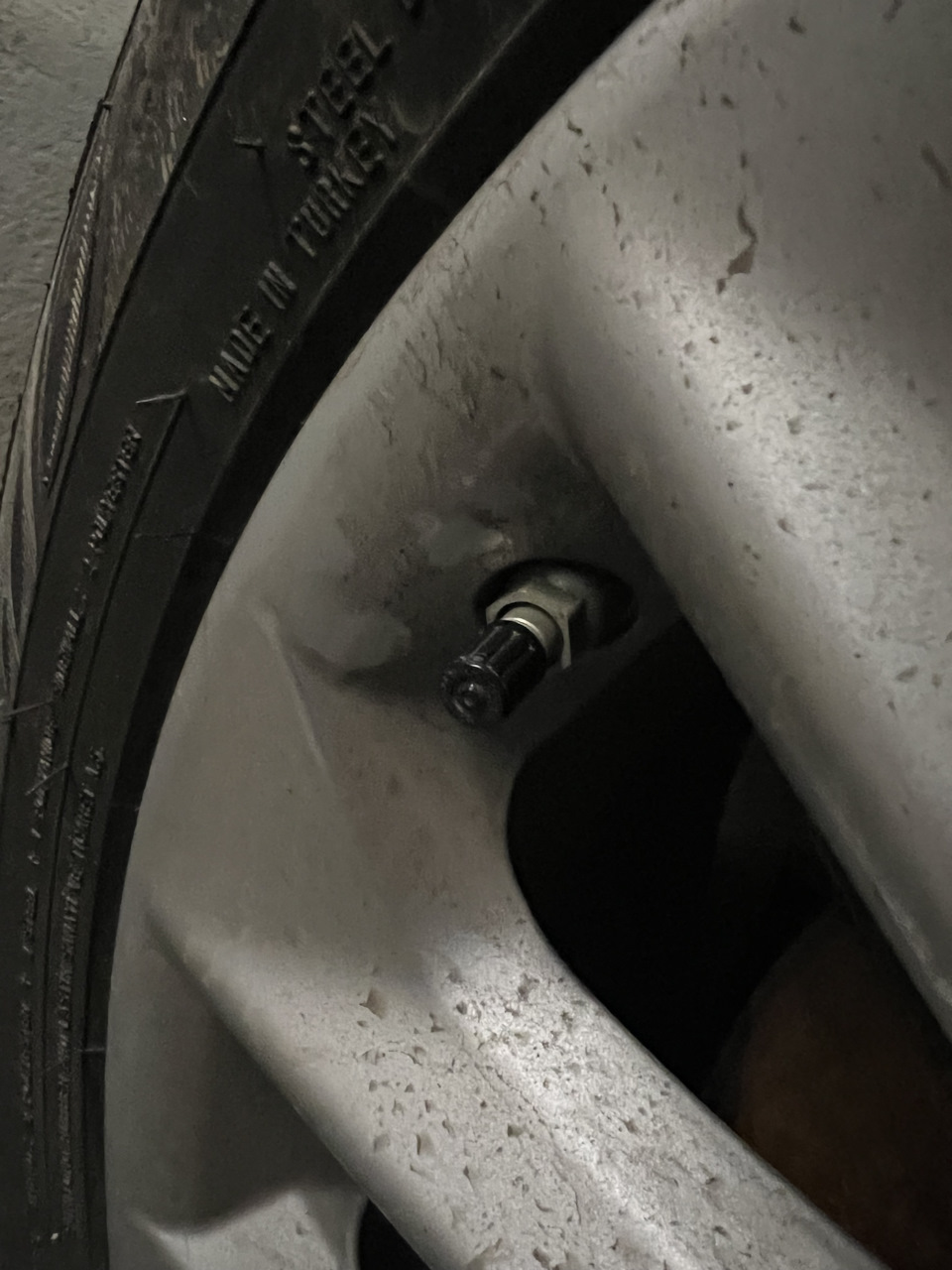 Оригинальные колпачки на вентиль TOYOTA. — Toyota Corolla (E210), 1,6 л ...