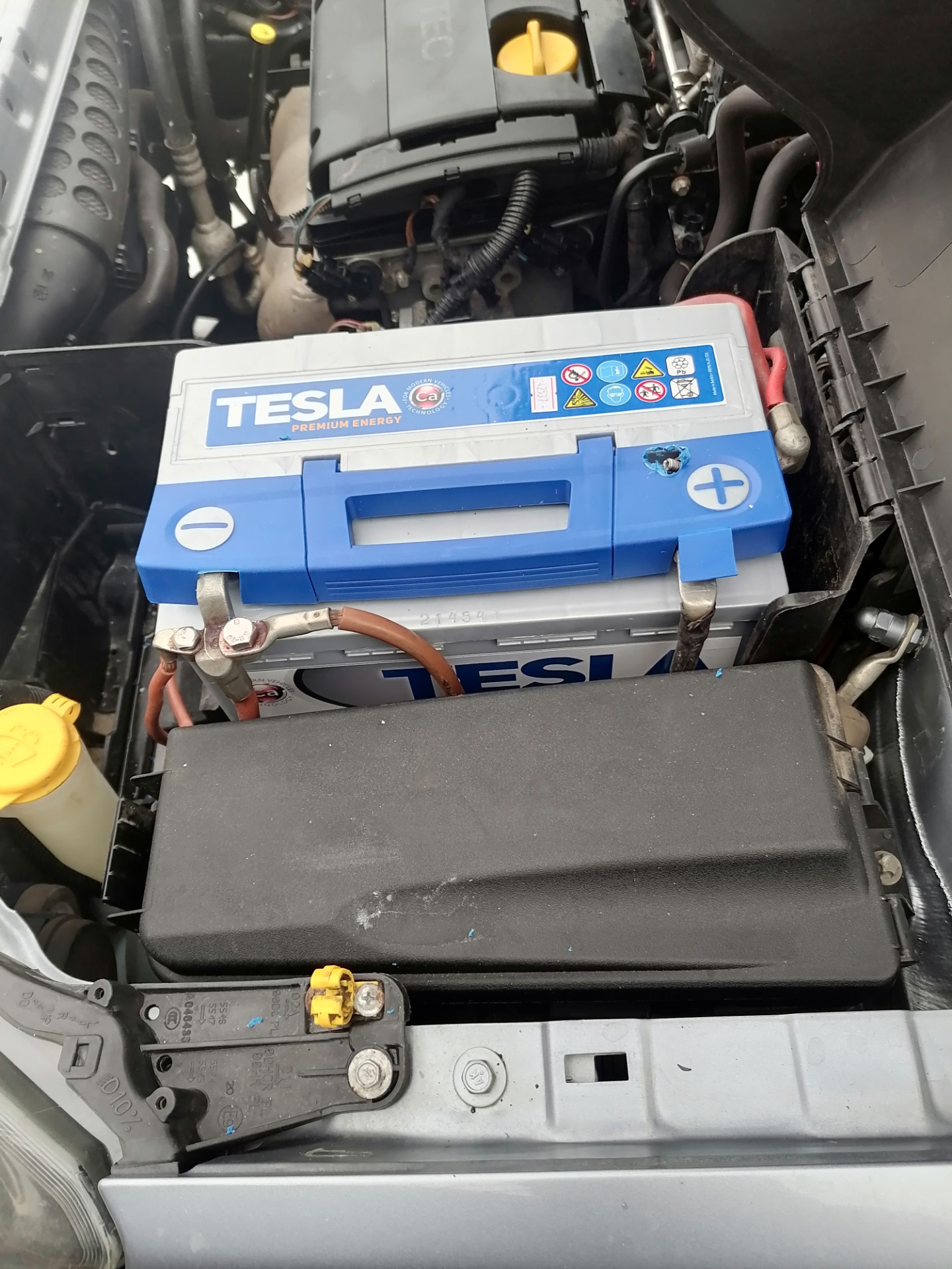 Аккумулятор opel vectra c. Акб opel vectra c 1. Вектра с 2008 2. Акб на опель вектра 2007 1,8. Акб vectra 2006 1.