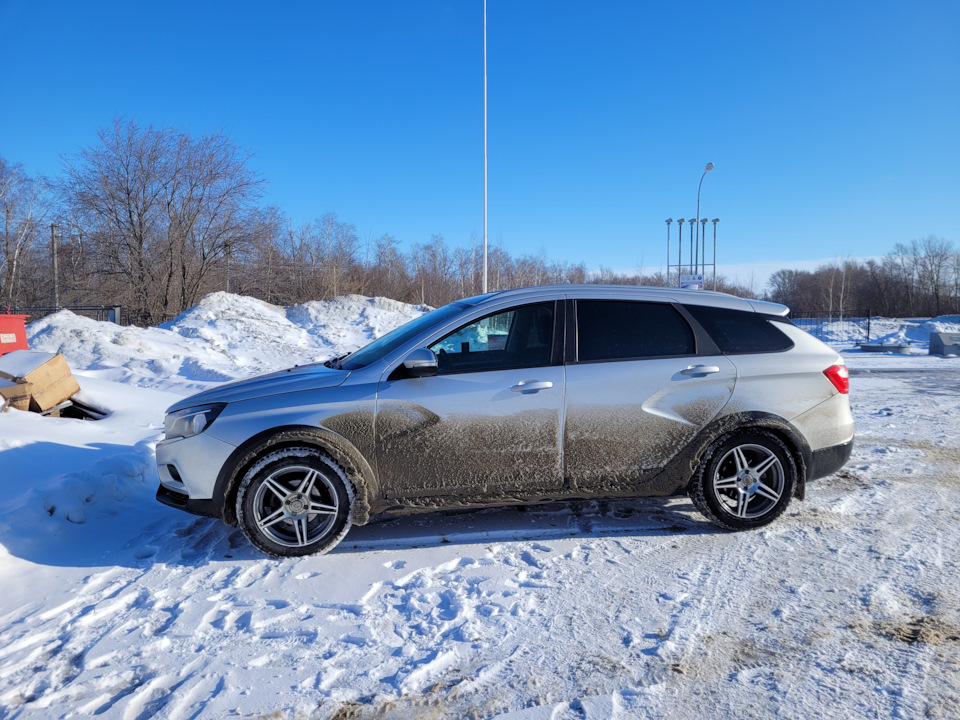 Весна. Переобуваемся в весенние шины. — Lada Vesta SW Cross (1G), 1,8 л ...
