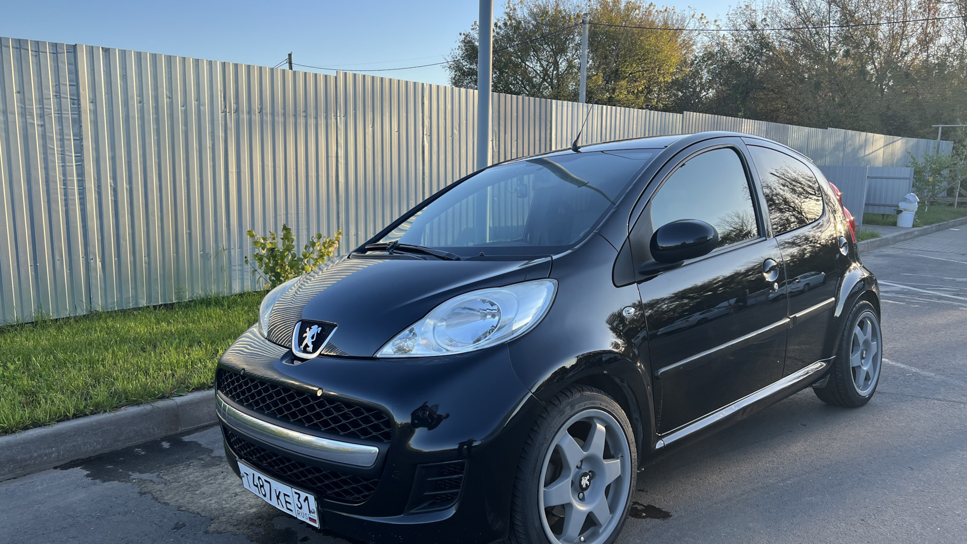 Peugeot 107 1.0 бензиновый 2011 | на DRIVE2