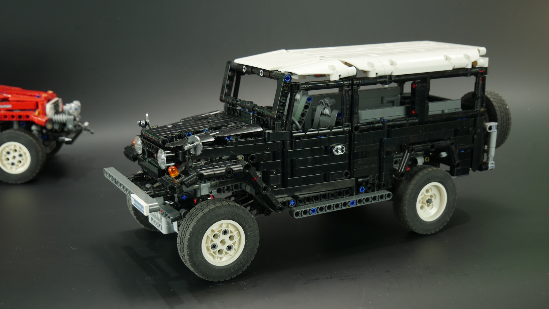 Lego technic best sale land cruiser