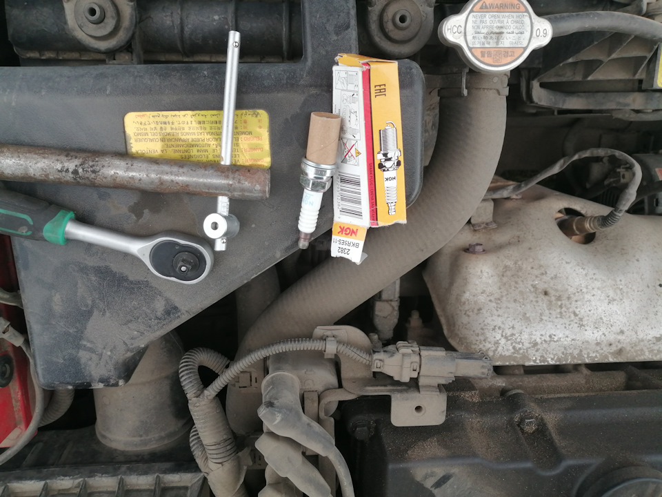 Замена лампы стопа на грышке багажника — Renault Espace IV, 2,2 л ...