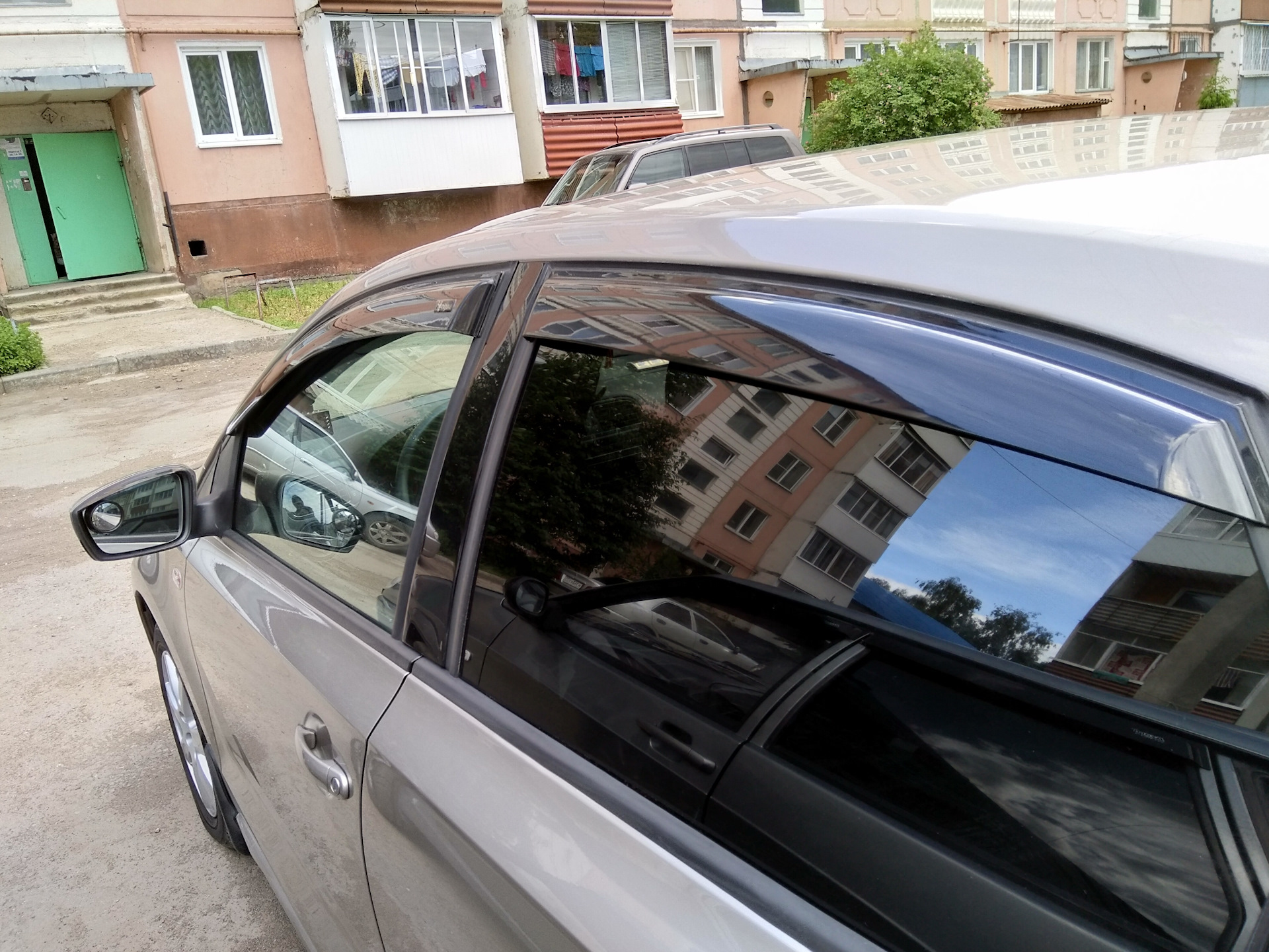 Дефлекторы Vinguru — Volkswagen Polo Sedan, 1,6 л, 2016 года ...