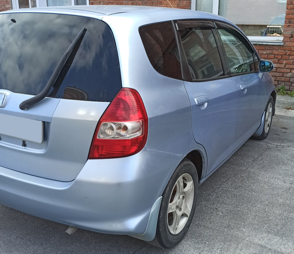 Покраска крыльев и 5ой двери — Honda Fit (1G), 1,3 л, 2004 года | кузовной  ремонт | DRIVE2