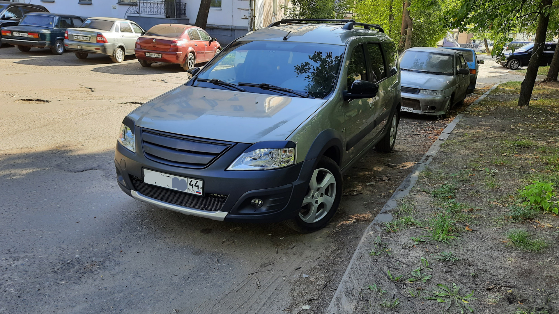 Lada Largus Cross 1.6 бензиновый 2018 | 