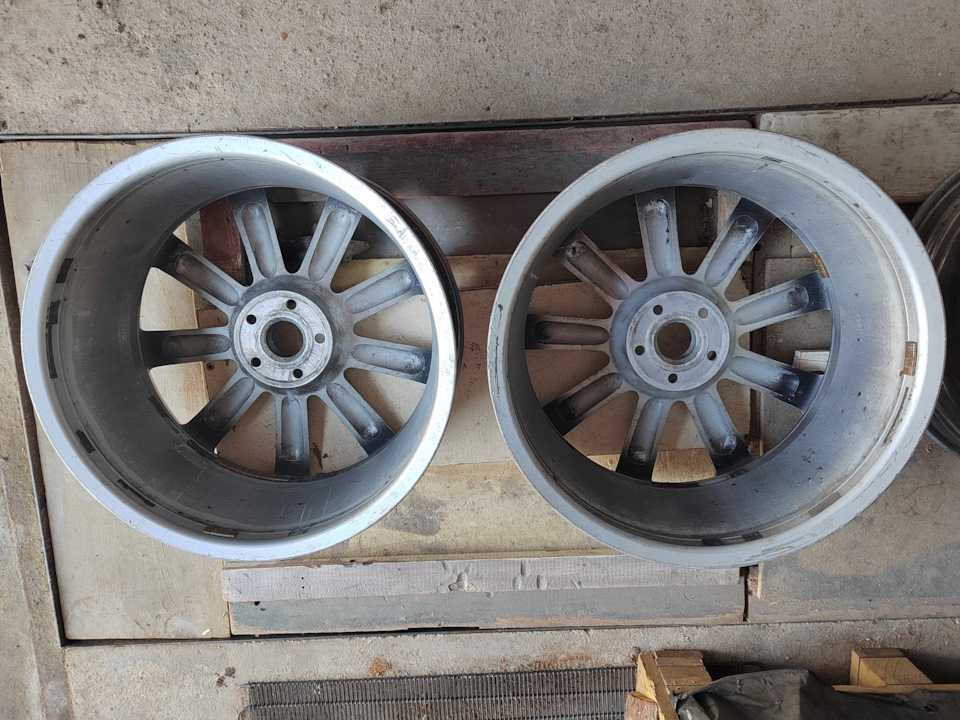 Штатные диски приора р14. Диски бу могилев. Нива на дисках виком 106. 3 б/у. Диски на мерседес w211 r17.