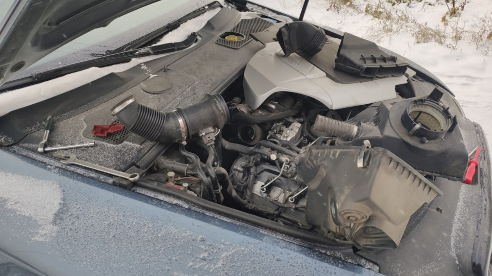 Греется плюсовая клемма под капотом — Audi A6 (C6), 3 л, 2008 года ...