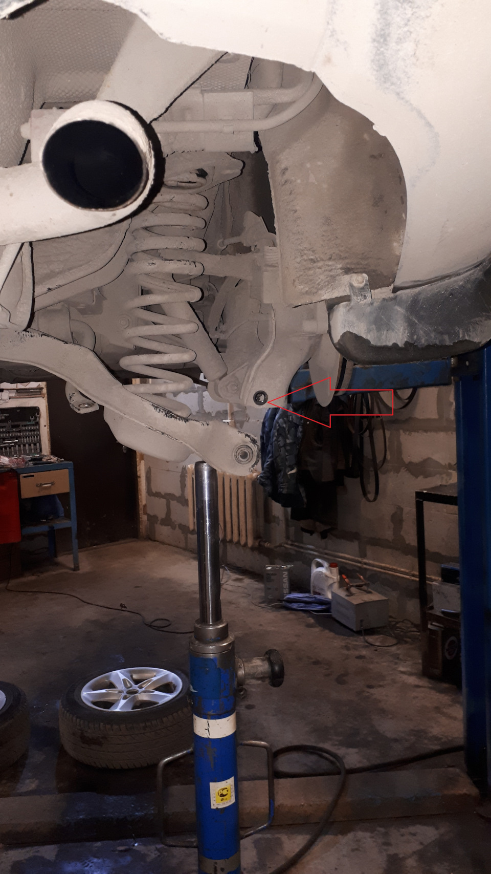 Krok 13: Krok montażowy — patrz zdjęcie. — Ford Focus 3