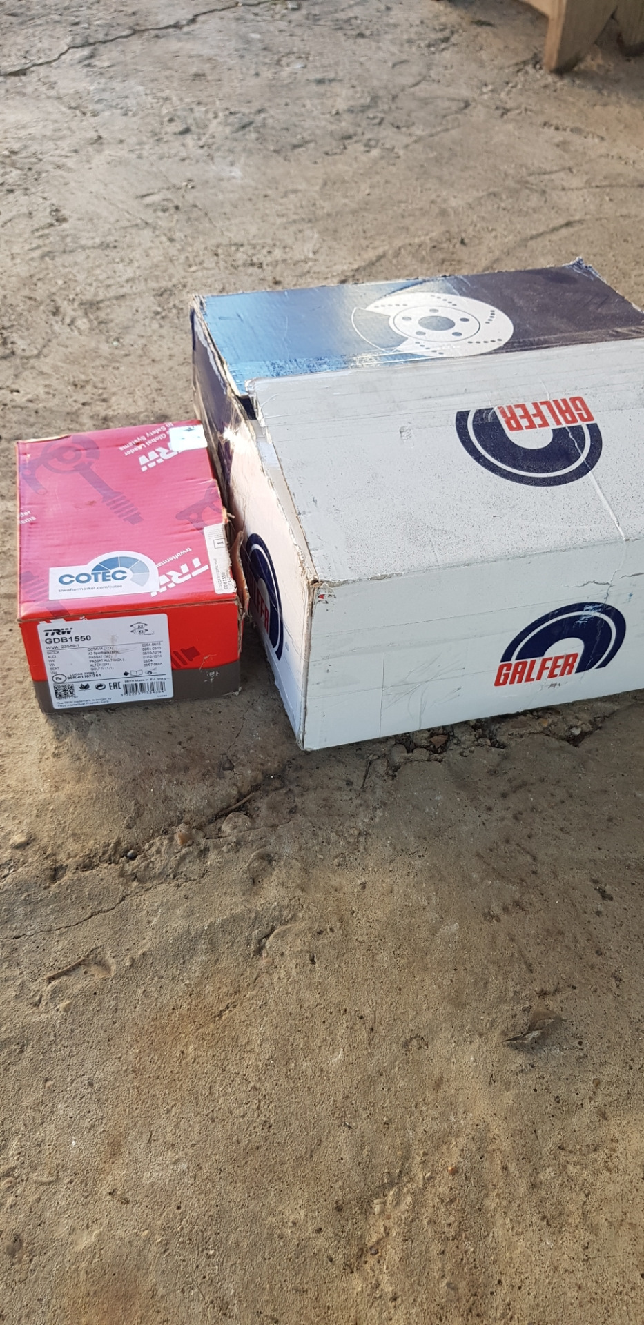 Замена передних тормозных дисков и колодок — Volkswagen Touran (1G), 2 ...