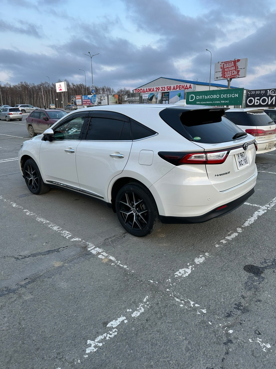 И нам подсветку кнопки багажника! — Toyota Harrier (3G), 2 л, 2019 года |  своими руками | DRIVE2