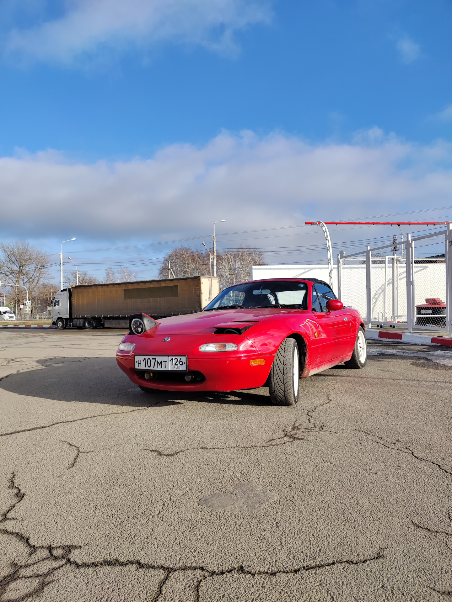 Поочередное открытие фар. Sleepy eye mod — Mazda MX-5/Miata (NA), 1,6 л,  1990 года | стайлинг | DRIVE2