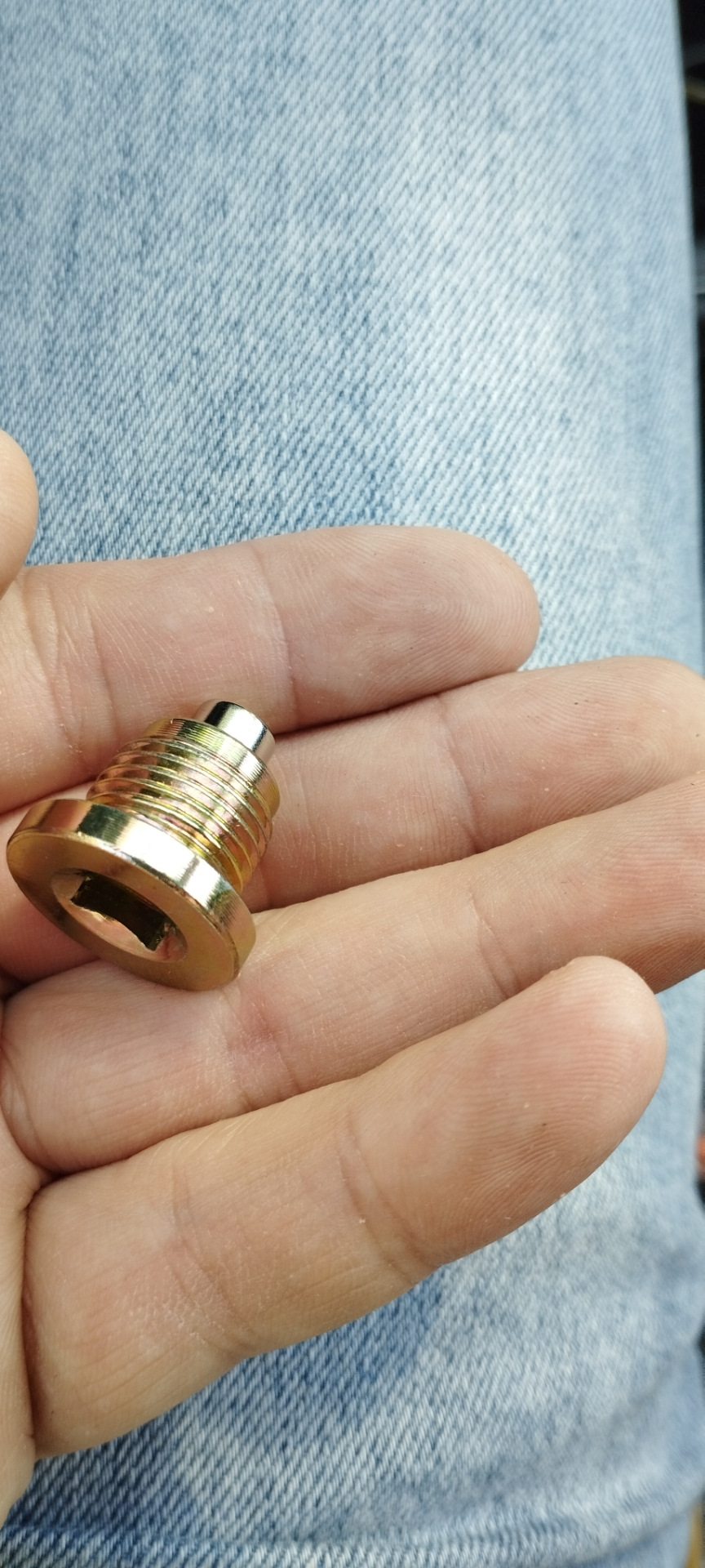 Замена масла и сливной пробки картера — Lada Vesta (1G), 1,6 л, 2021 ...