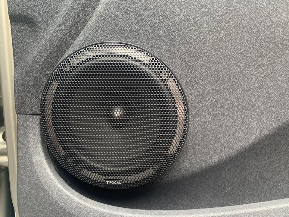 Музыка Focal — Lada Ларгус, 1,6 л, 2018 года | автозвук | DRIVE2