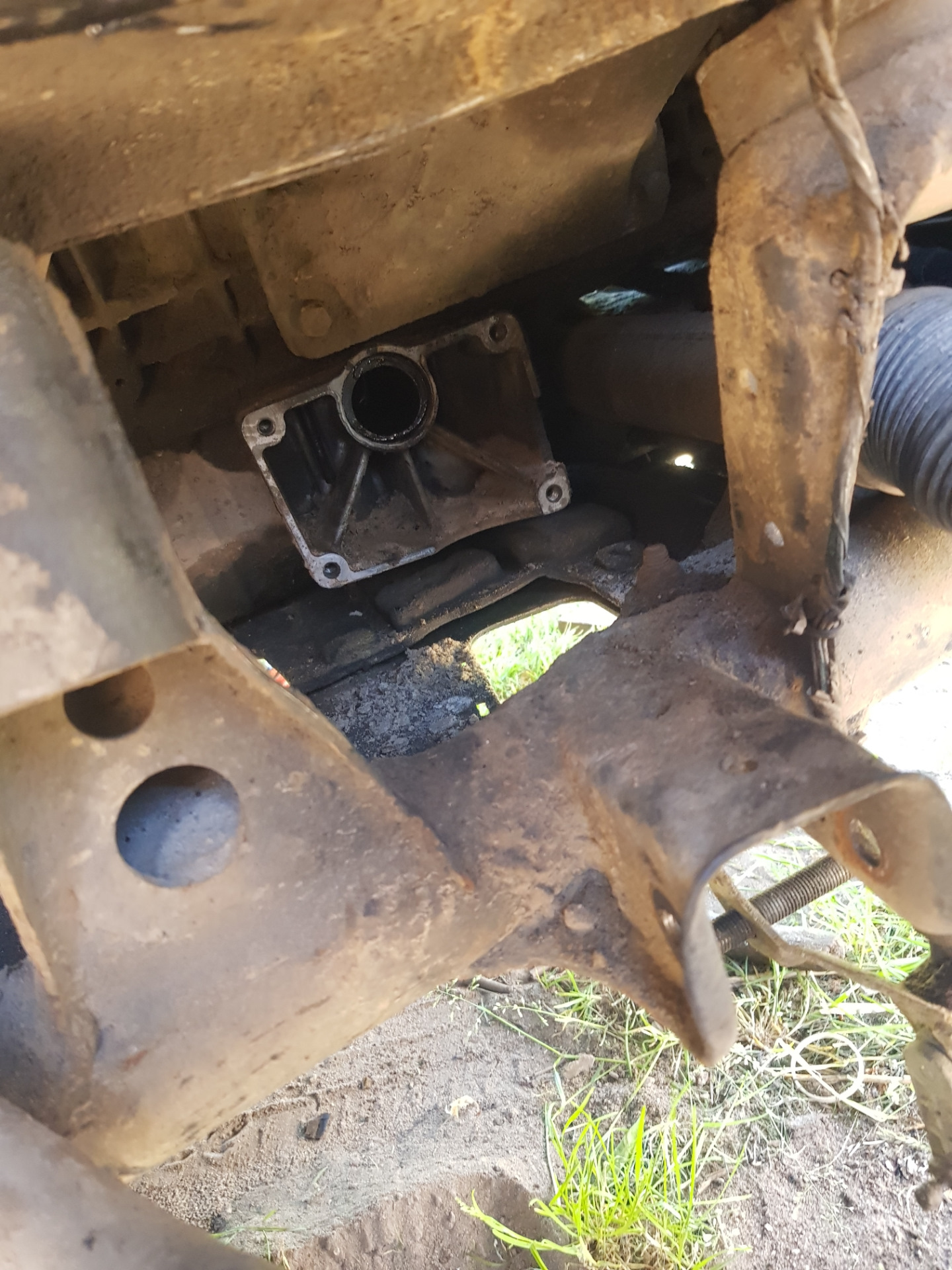 Опорный подшипник правого привода — BMW X5 (E53), 3 л, 2002 года ...