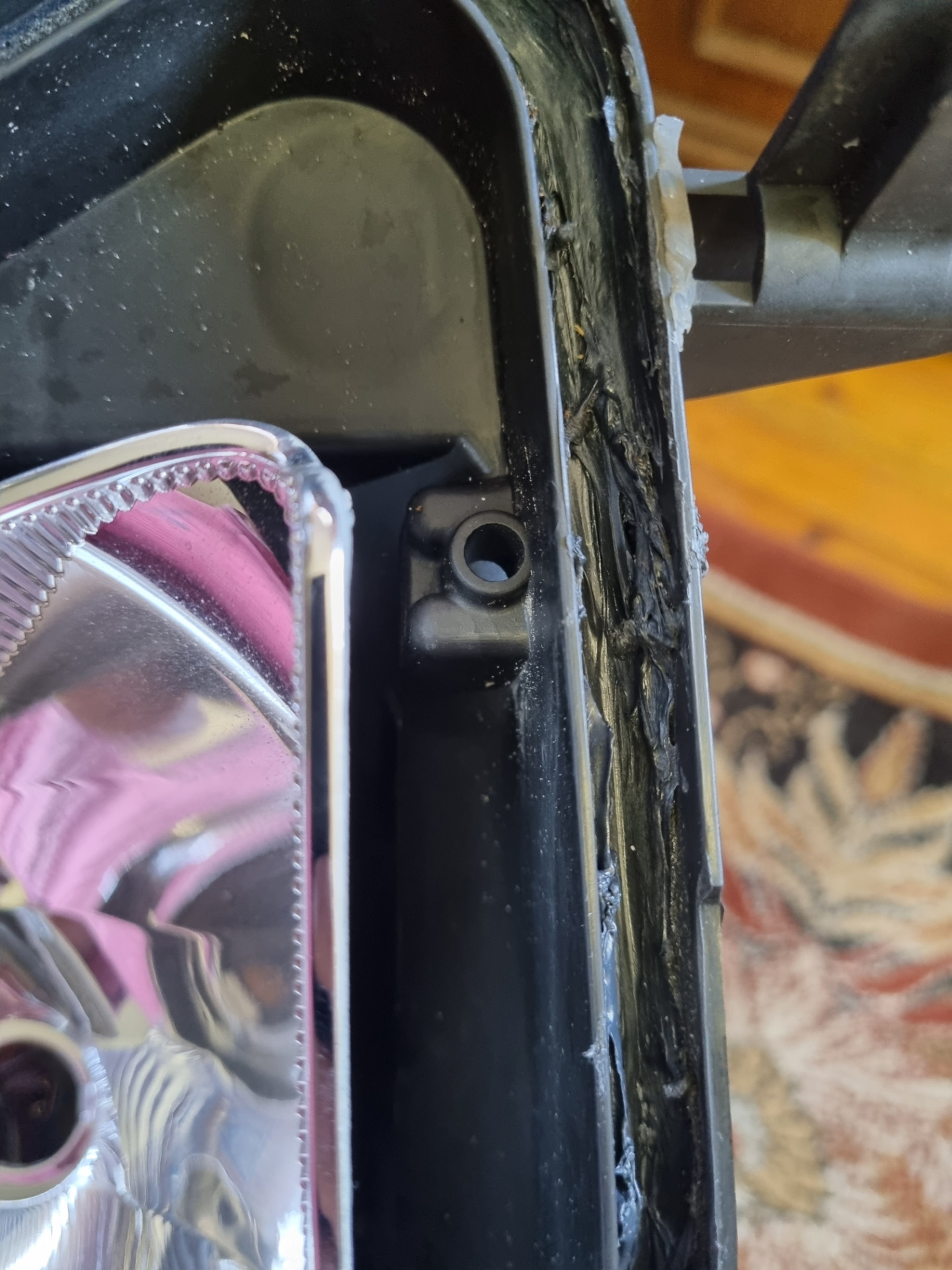 Фара потеет😒 Замена герметика. — Opel Zafira A, 2 л, 2002 года | другое ...