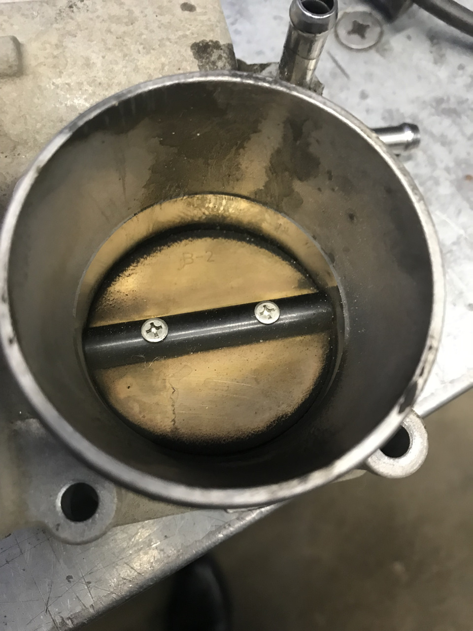 Замена сальника раздаточной коробки заднего выходного вала. Замена ...