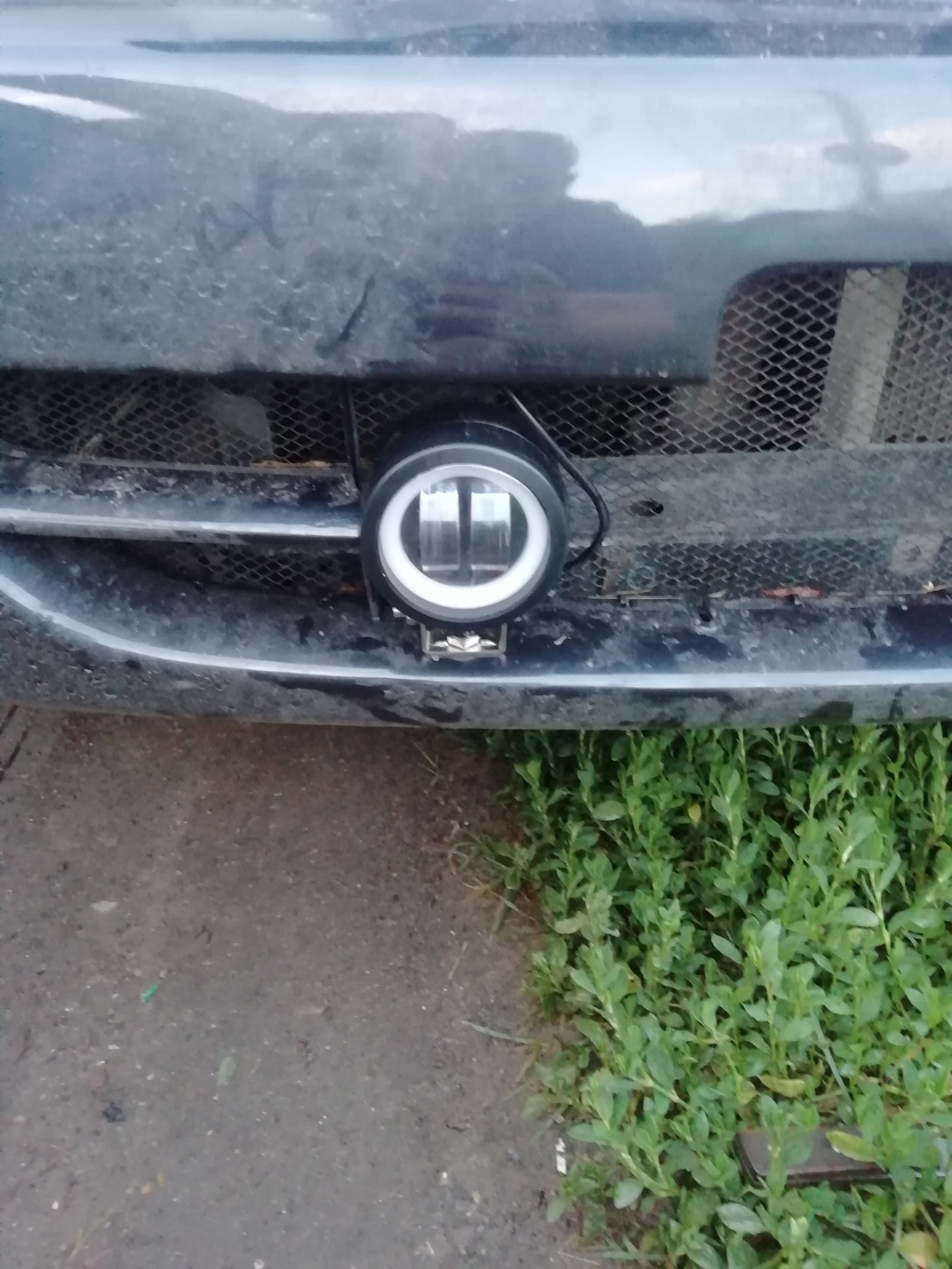 Установка птф в бампер. Противотуманки на гранту кросс. Saab 93 мигание туманок птф обманки. Крепление противотуманок на бампер 2123. Закрепить противотуманки в бампер логан.