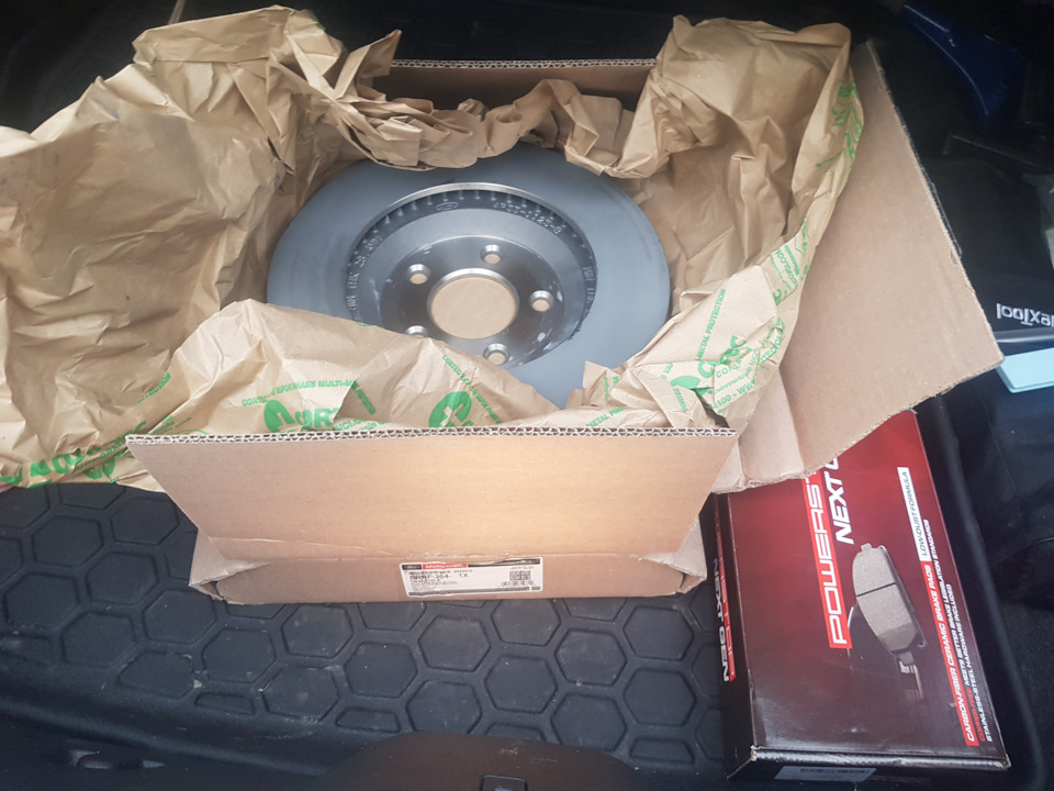 Передние тормозные диски и колодки, втулки переднего стабилизатора ...