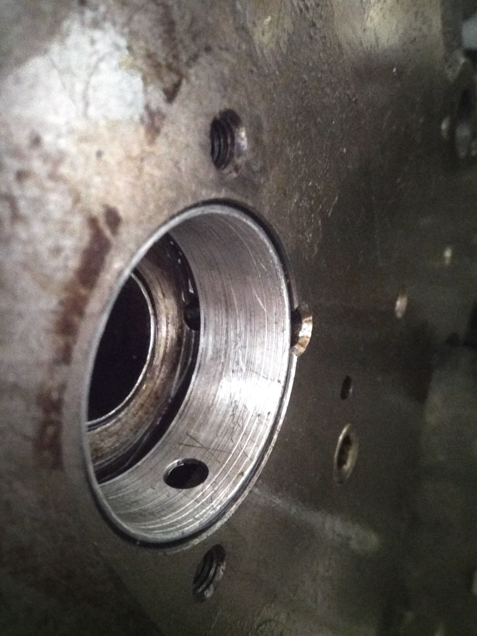 Поменял аккумулятор. — Toyota Avensis II, 2 л, 2005 года | своими ...