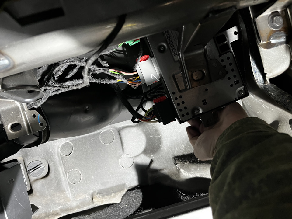 Установка штатного JBL — Peugeot 307, 1,6 л, 2007 года | автозвук | DRIVE2