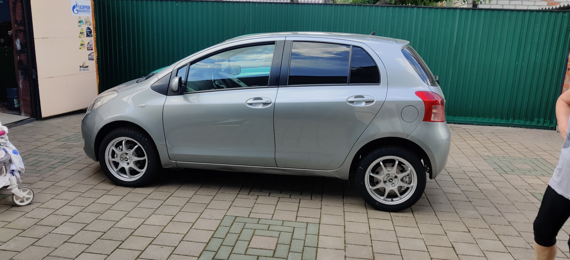 Диски 16 yaris — Toyota Yaris (p2), 1,3 л, 2007 года | тюнинг | DRIVE2