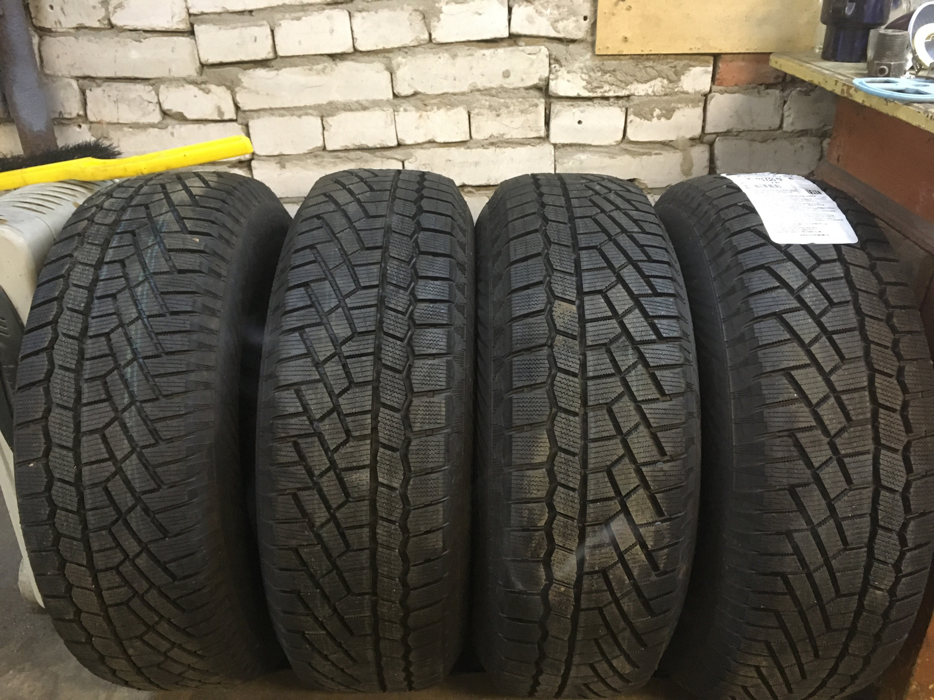 Gislaved soft frost отзывы. Gislaved Soft Frost 200. Гиславед 265/60/18 t 114 Soft Frost 200 fr SUV XL. Soft Frost 200 SUV. Gislaved Soft Frost 200 SUV 215/65 r16.