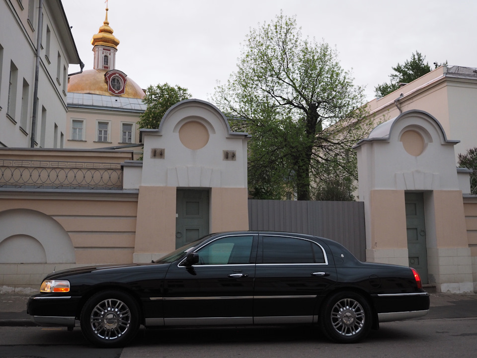 Lincoln town car iii. Смотреть фото Lincoln town car iii. Смотреть картинку Lincoln town car iii. Картинка про Lincoln town car iii. Фото Lincoln town car iii