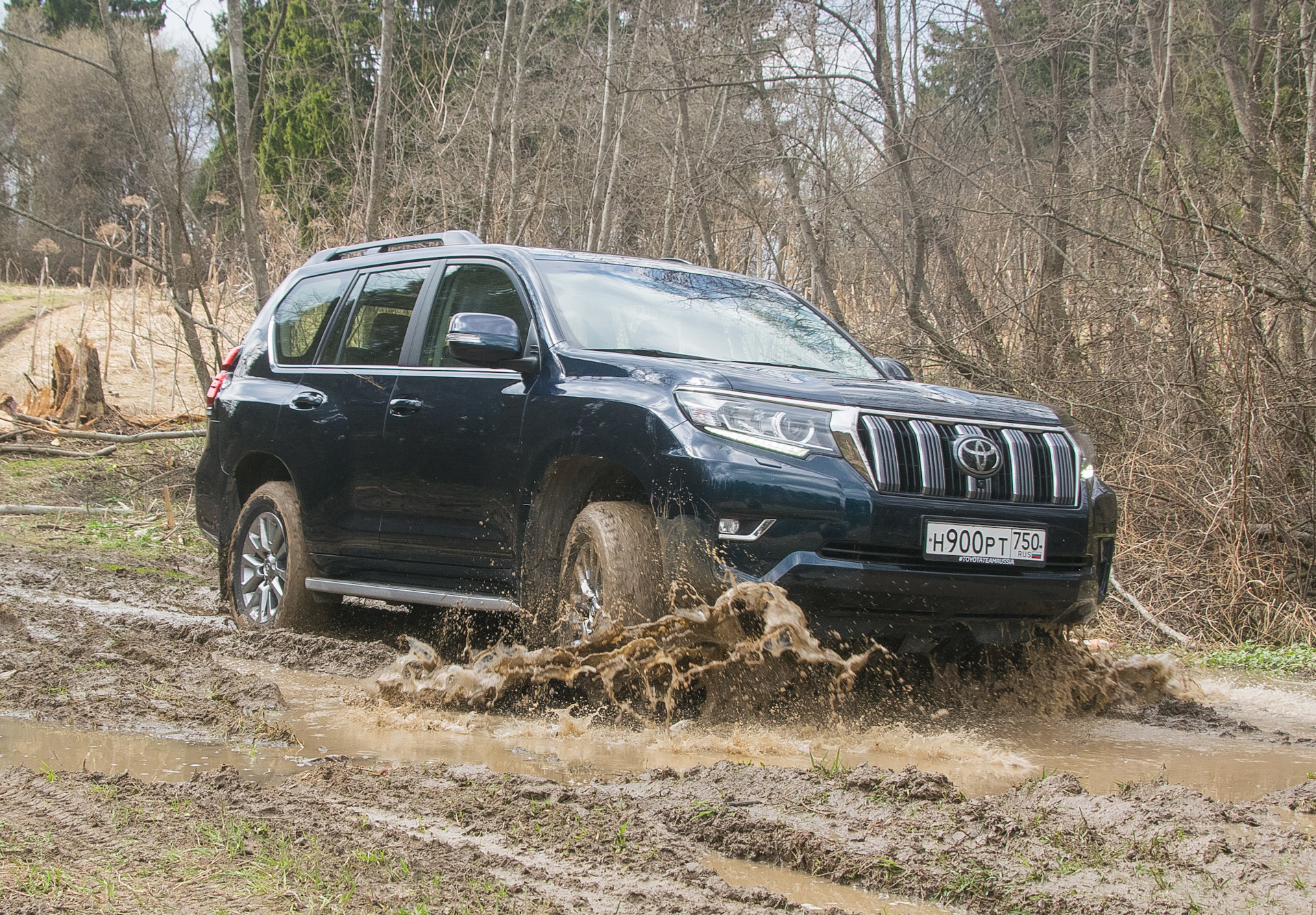 Прадо 150 3.0. Haval h9 Toyota Prado. Haval h9 vs Land Cruiser Prado. Тойота Прадо тест драйв. Haval h9 vs Land Cruiser 200.