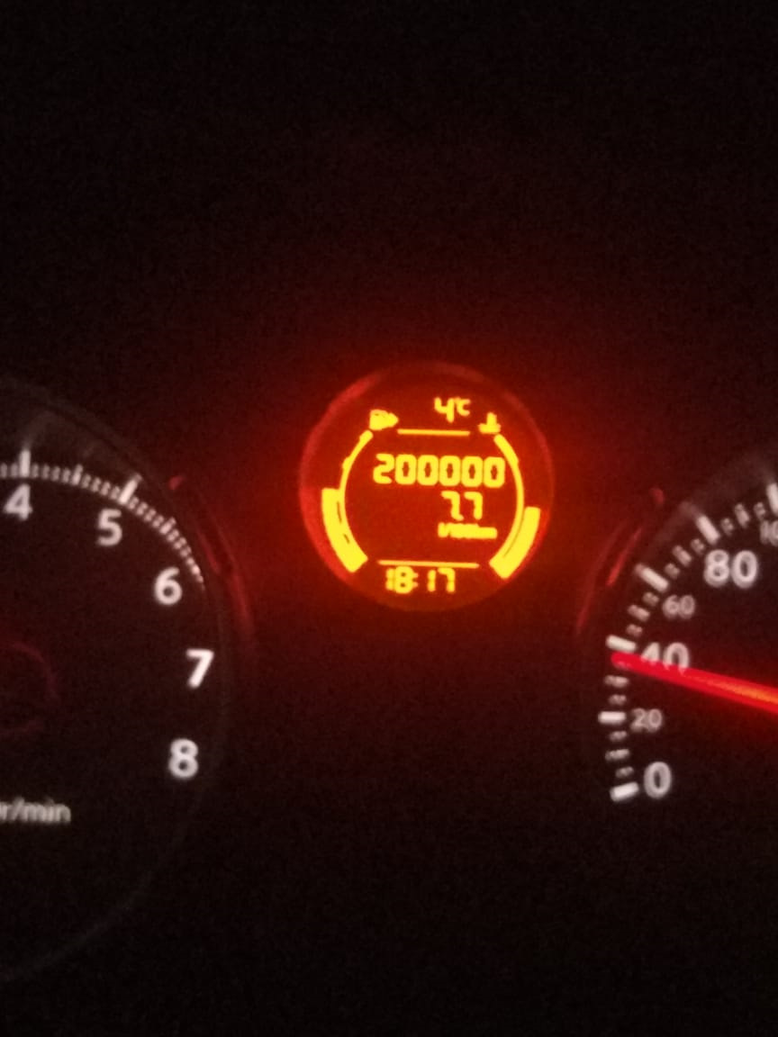 Замена задних тормозных колодок — Nissan Qashqai (1G), 1,6 л, 2009 года ...