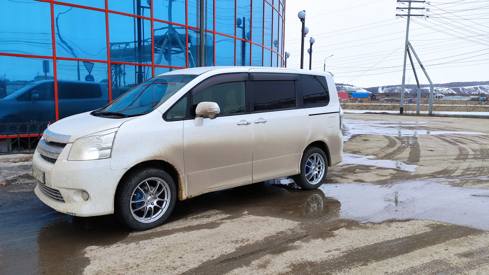 Тойота Noah zrr70 литье. Тойота Ноах 2008. Toyota Noah 2008 диски. Toyota Noah 2014 zrr85.