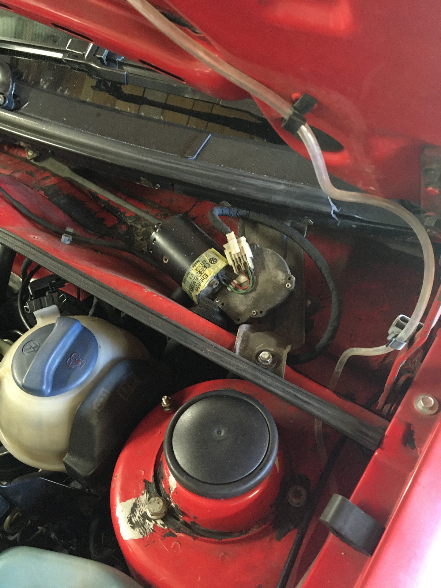 Реле обогрева зеркал и трапеция дворников — Volkswagen Corrado, 2 л ...