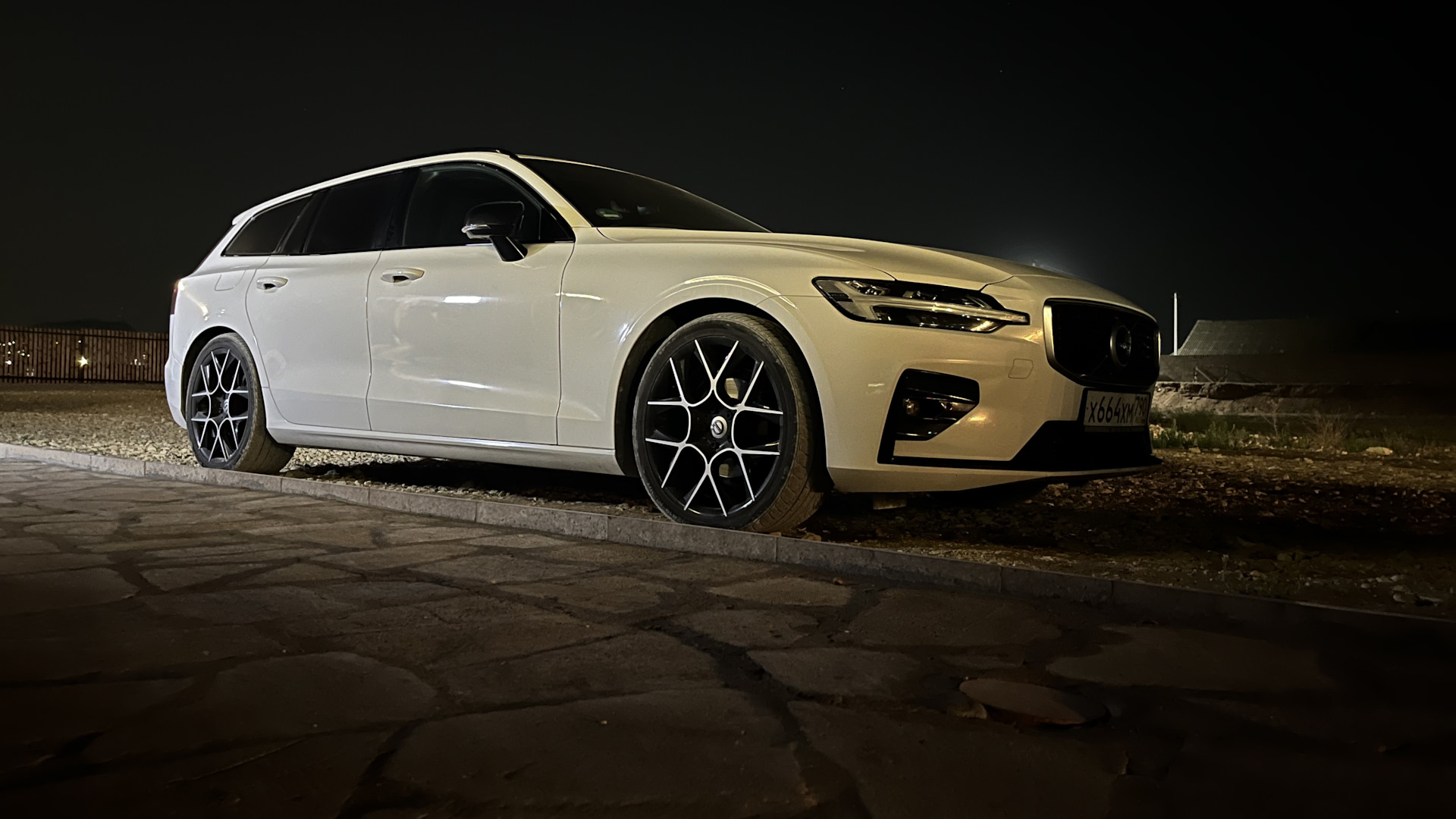 Volvo V60 (2G) 2.0 дизельный 2019 | R - дизигн на DRIVE2