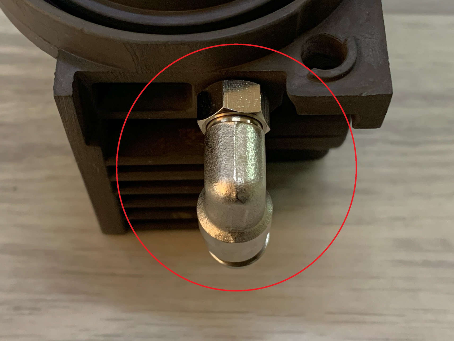 Штуцер подкачки колес компрессора пневмоподвески Wabco — Bersa-Tools на ...