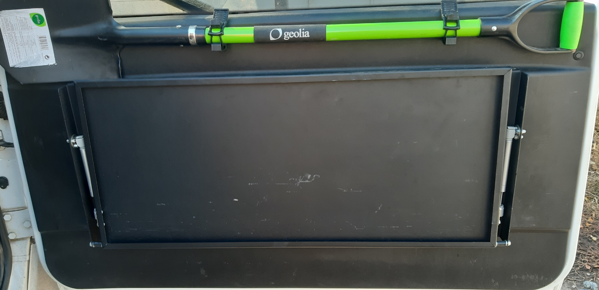 Закрепил столик на резьбовые заклепки — УАЗ Patriot, 2,7 л, 2018 года ...