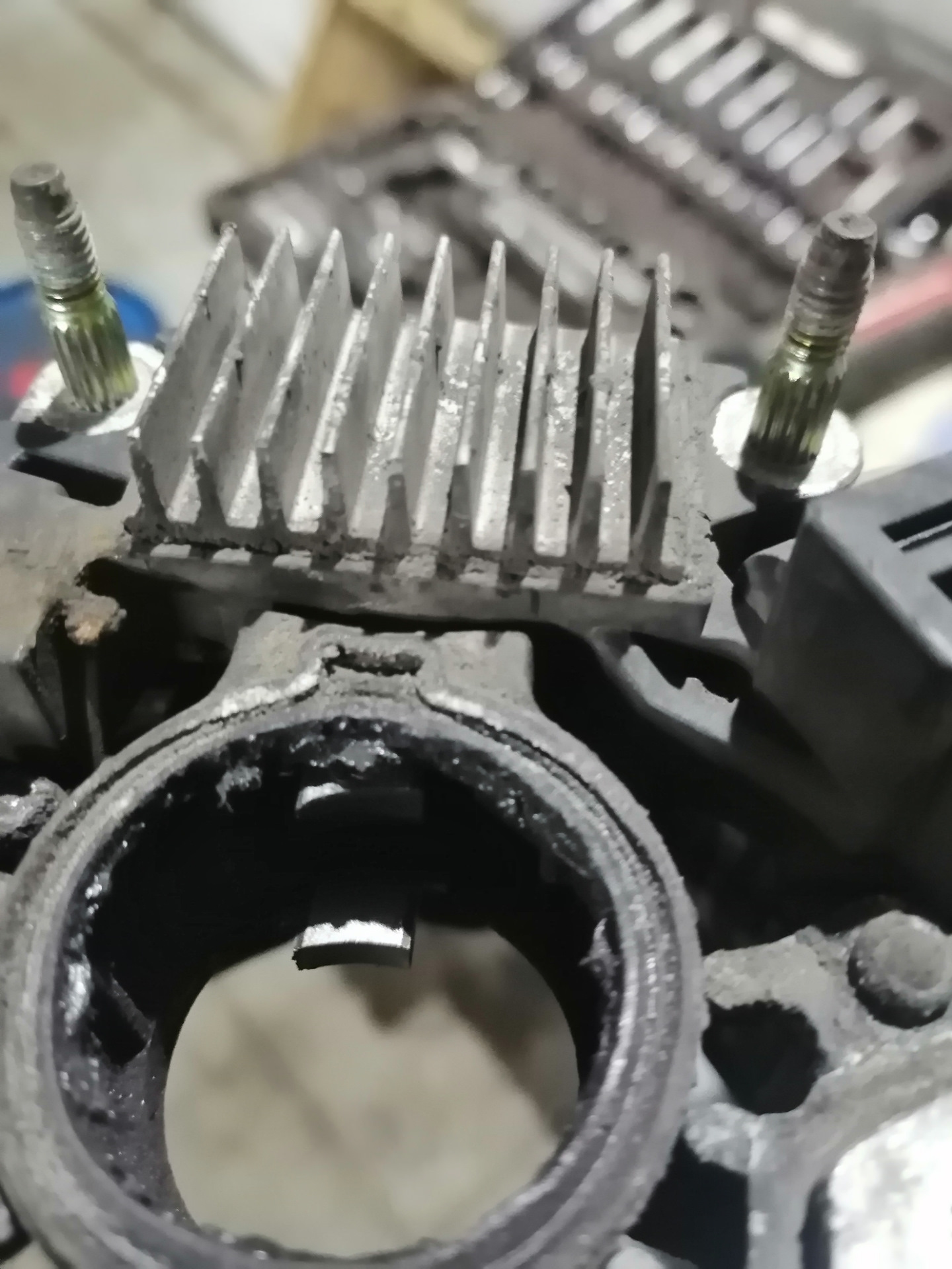 щетки генератора ниссан примера