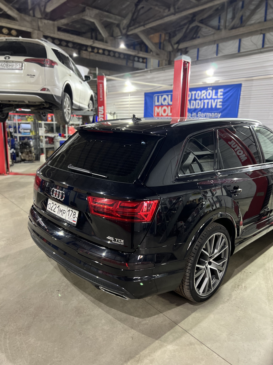 Замена масла в акпп Audi Q7 4m 45 TDI ZF8hp65 Санкт-Петербург — Motul Team  на DRIVE2