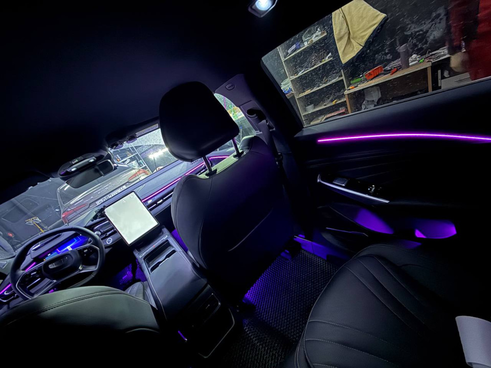 Сделанная контурная подсветка — Geely Preface
